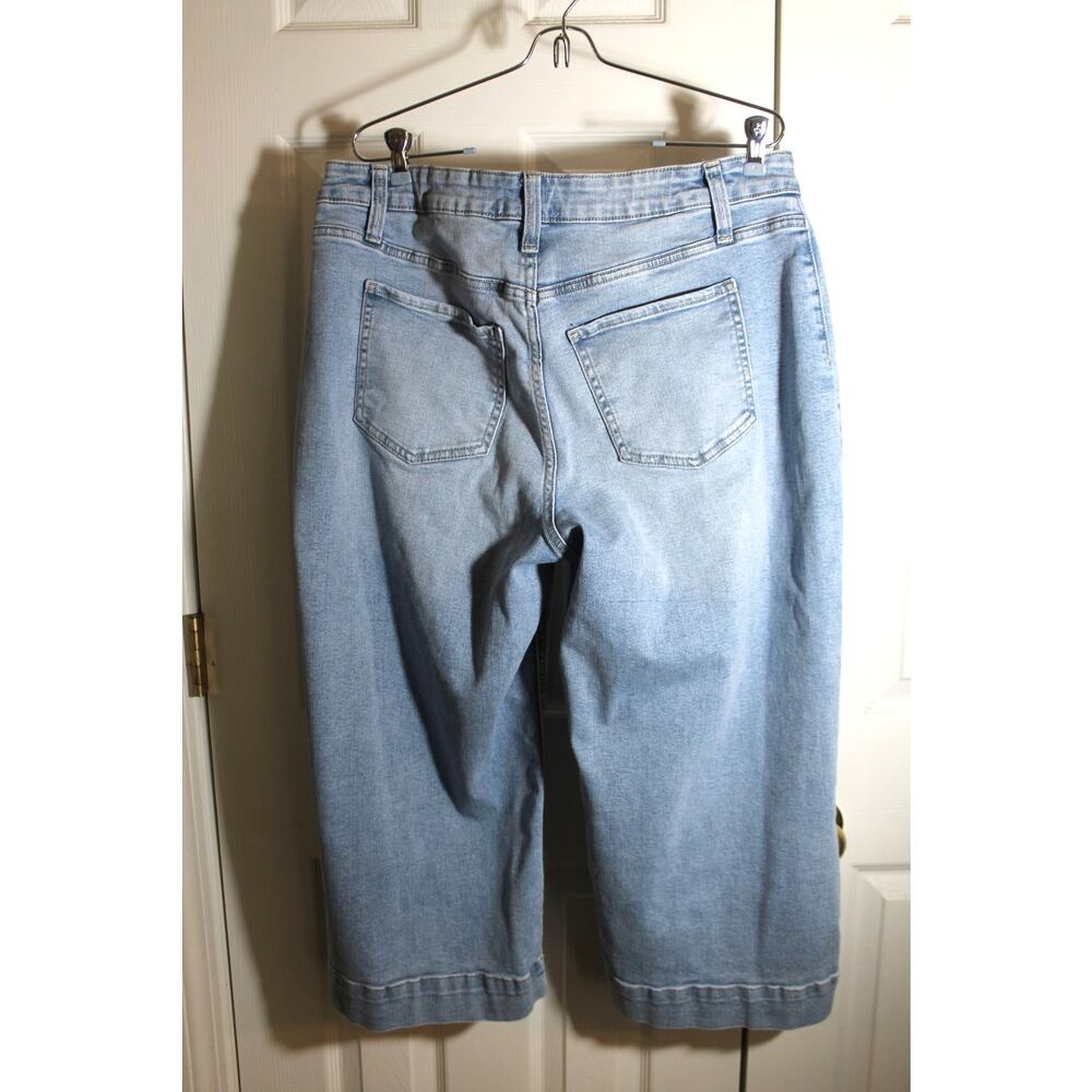 M Jeans by Maurices High Rise Wide Leg Cropped Jeans sz 14W Short - Picture 3 of 4